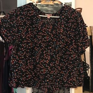 Super cute floral top